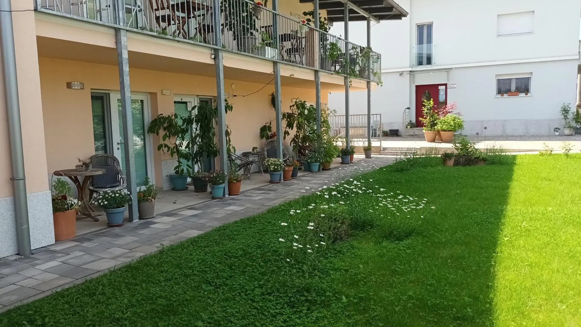 Accommodation Baron Любляна Гостевой дом
